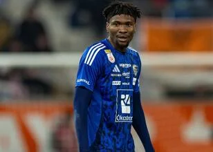 Trabzonspor Versterkt Verdediging met Chibuike Nwaiwu