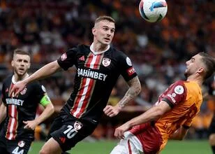 Trabzonspor's Interesse in Kacper Kozlowski: Transfernieuws