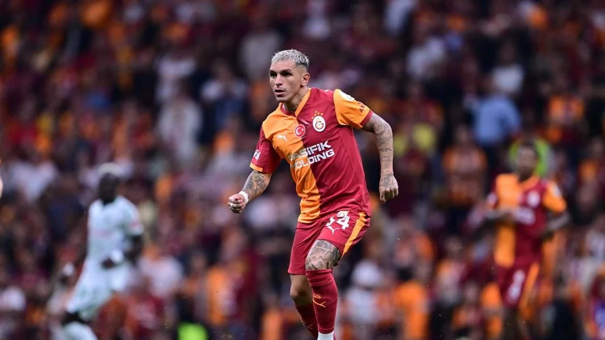 Galatasaray Bevestigt: Lucas Torreira Blijft bij de Club