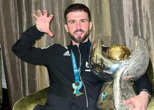 Miralem Pjanic beëindigt zijn voetbalkarrière