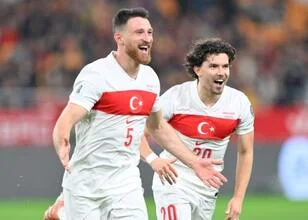 Salih Özcan opgenomen in trainingskamp van Borussia Dortmund