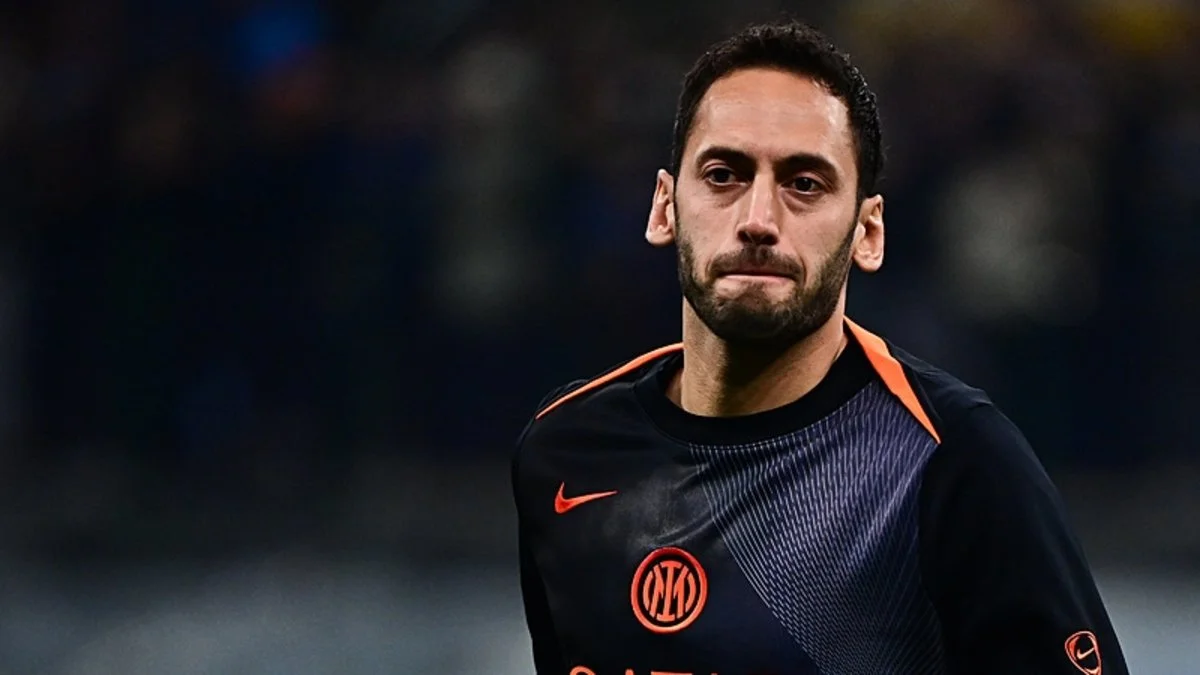 Inter overweegt hakan çalhanoğlu te behouden ondanks interesse Galatasaray