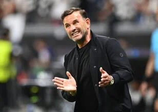 Okan Buruk kondigt twee afscheidnemingen aan