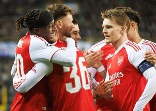 Enes Ünal kan het verschil niet maken tegen Arsenal