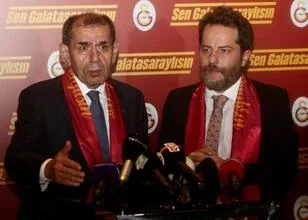 Galatasaray-voorzitter Dursun Özbek spreekt over bezoek aan Erden Timur