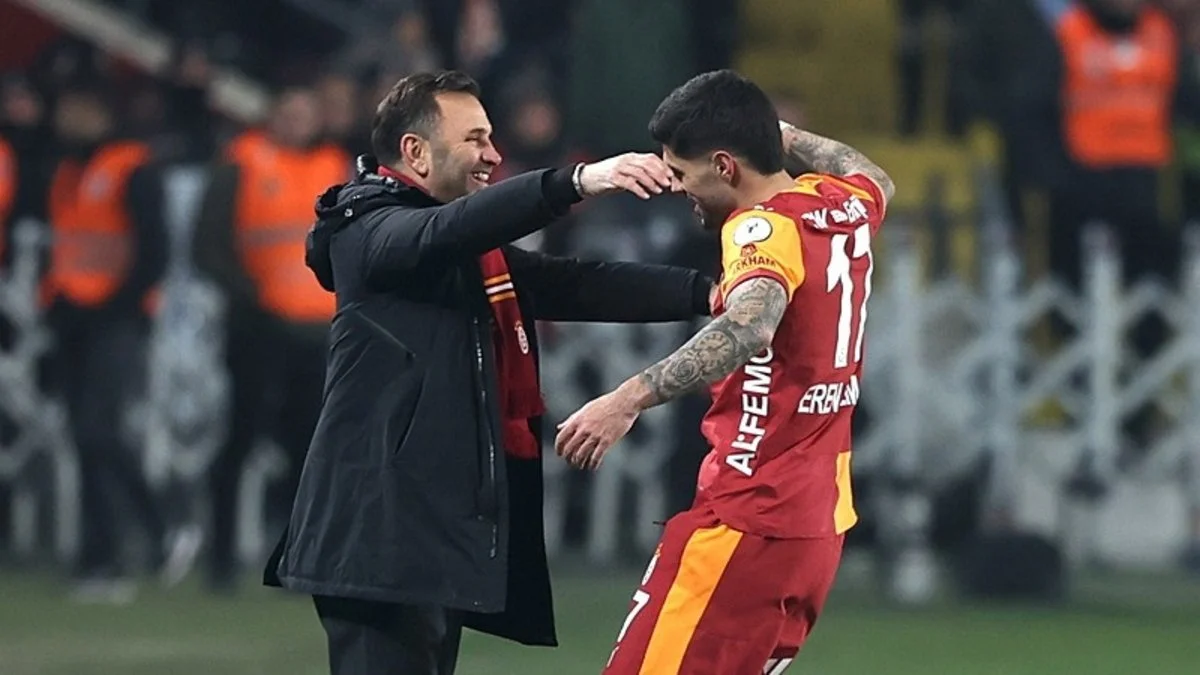 Galatasaray-trainer Okan Buruk over vreugde bij doelpunt Eren Elmalı: 'En meest blij met die goal'