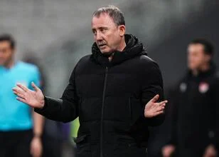 Sergen Yalçın over transfers: spelers komen