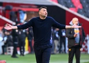 Burak Yılmaz prijst zijn team