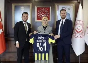 Fenerbahçe bezoekt minister Mahinur Özdemir Göktaş