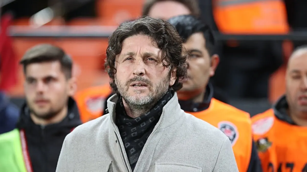 Trabzonspor past salaris Fatih Tekke aan