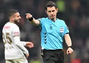 Halil Umut Meler leidt UEFA-wedstrijd