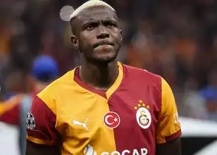 Osimhen wil Lookman en Onyedika naar Galatasaray halen