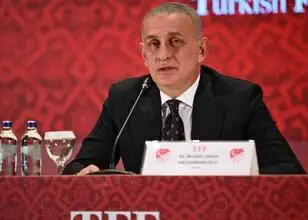 103 Voetbalmanagers Geschorst