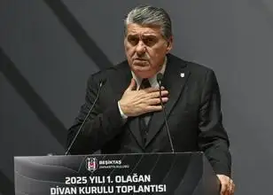 Serdal Adalı houdt persconferentie