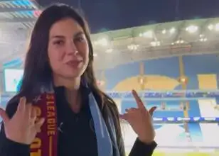 Celine Dept bij Galatasaray-wedstrijd