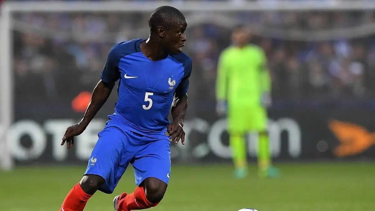 Fenerbahçe en Al-Ittihad praten over grote ruil: Kante wordt genoemd