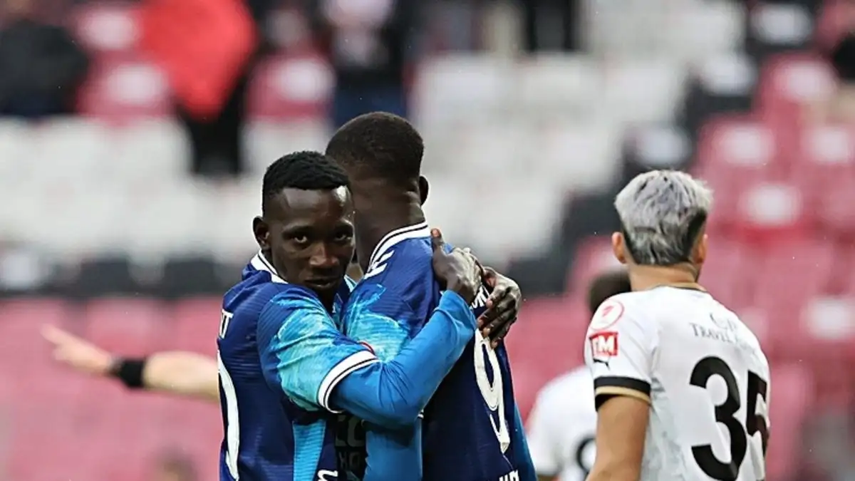 Samsunspor wint met 2-0 van Sipay Bodrum FK