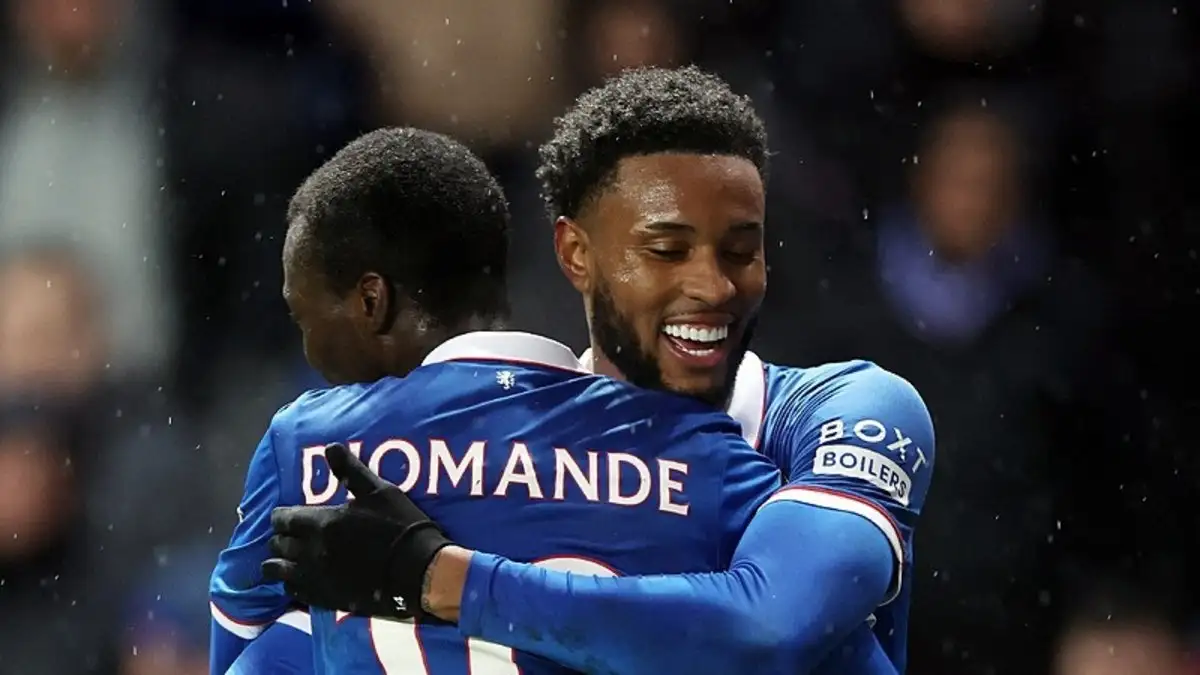 Beşiktaş in actie voor Chermiti