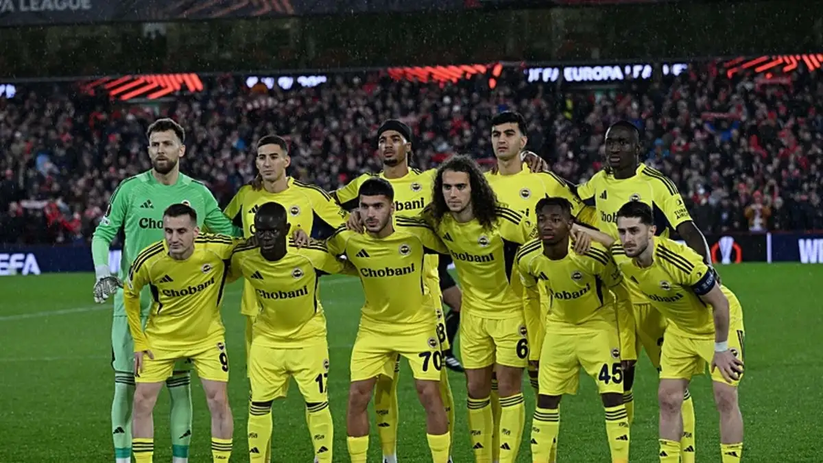 Fenerbahçe maakt beslissing over toekomst van Tarık Çetin