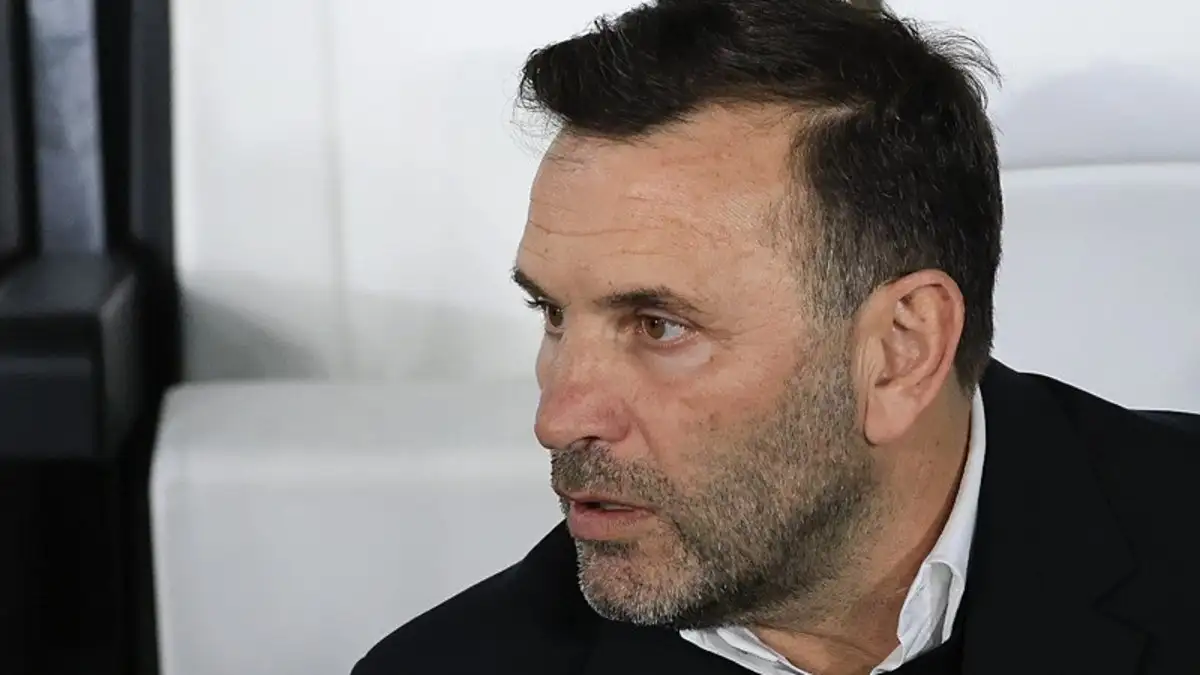 Okan Buruk spreekt over uitstel van derby