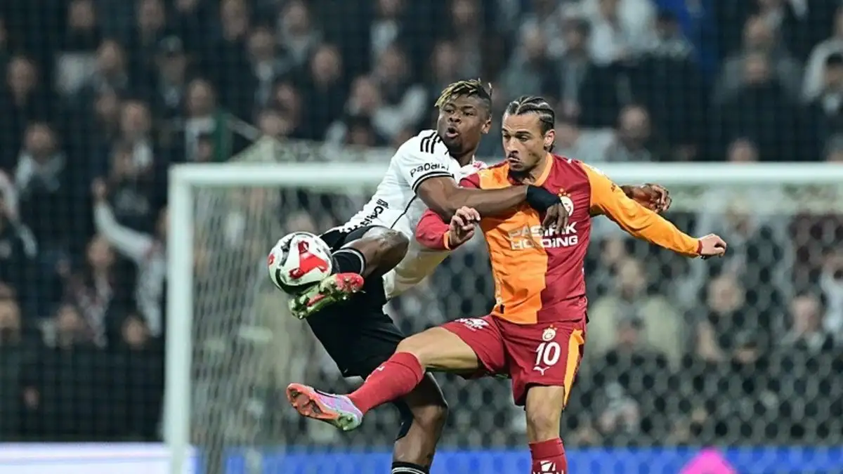 Kırmızı kart kararı Beşiktaş-Galatasaray maçında! İşte o pozisyon