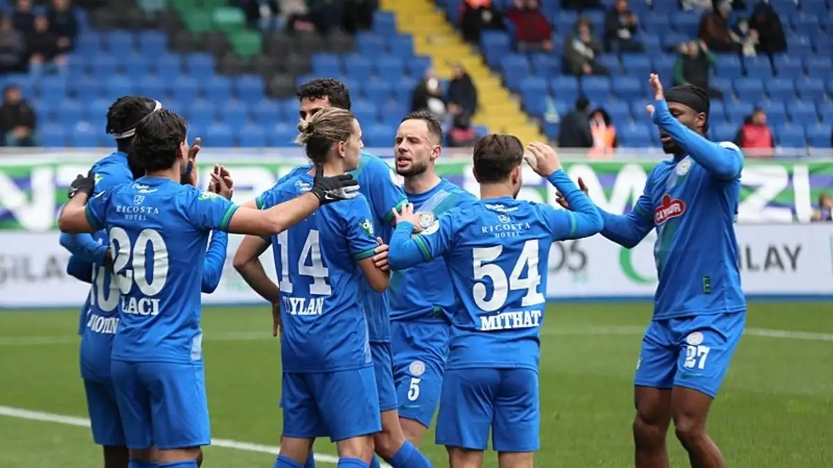 Çaykur Rizespor verslaat Antalyaspor met 1-0 in thuiswedstrijd