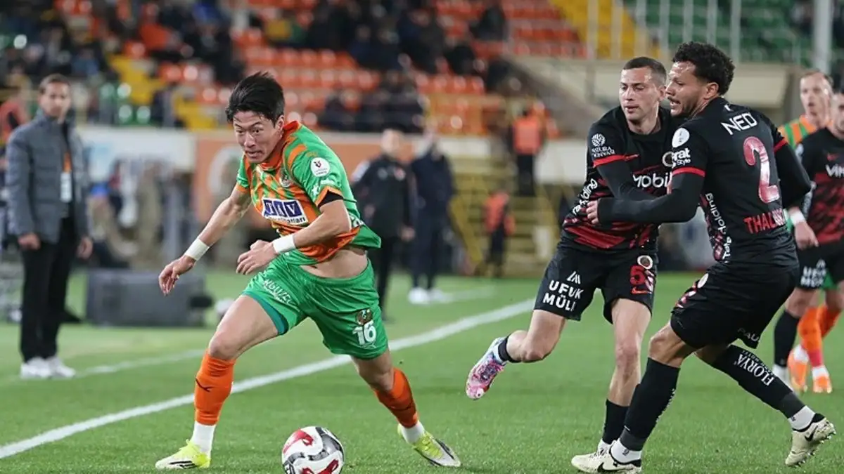 Corendon Alanyaspor en Natura Dünyası Gençlerbirliği eindigen gelijkspel: 0-0