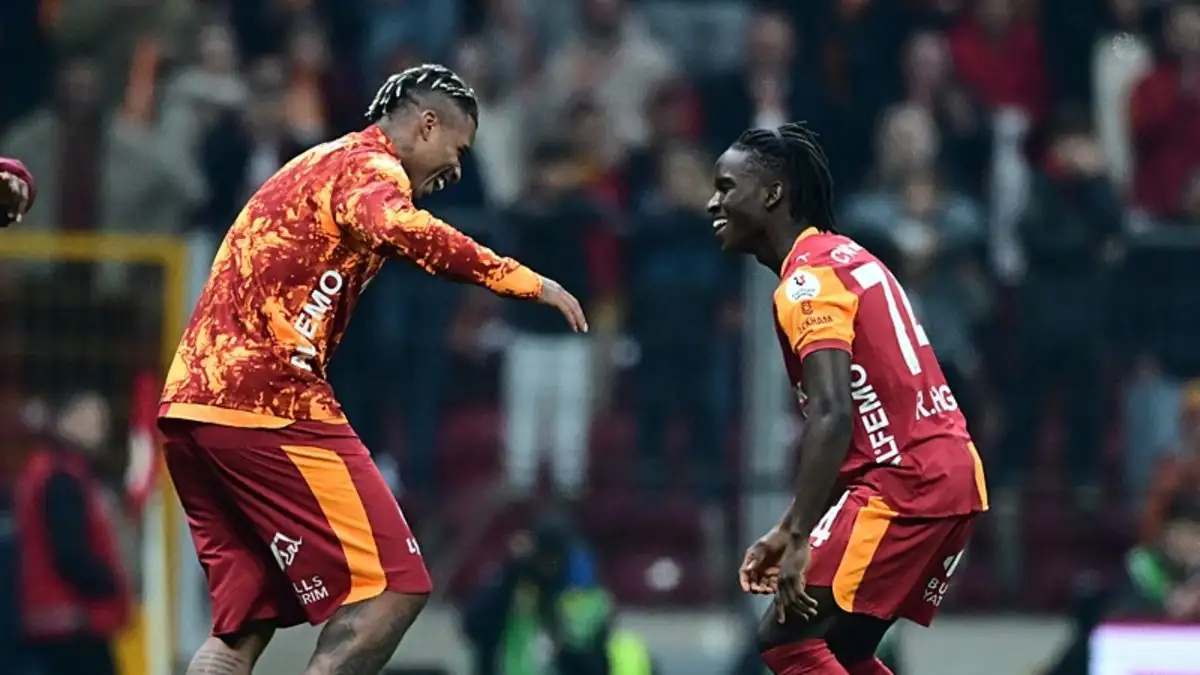 VAR waarschuwde, Renato Nhaga's goal werd geldig verklaard! Dit was de situatie