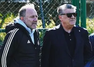 Condoleancesbericht van Serdal Adalı en Sergen Yalçın voor Mircea Lucescu