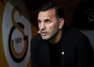 Okan Buruk geeft uitleg over zijn keuze voor de basisopstelling!