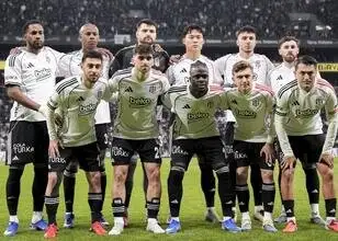 Beşiktaş krijgt slecht nieuws: Emirhan Topçu geschorst