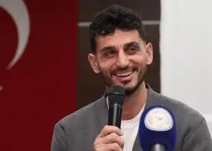 Samet Akaydin: 'Kun je Ronaldo en Messi amateur noemen?'