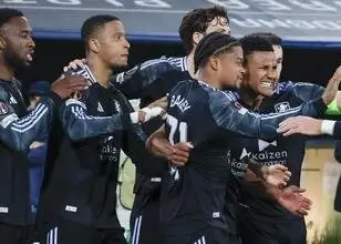 Aston Villa viert feestelijk doorstoot naar halve finale Europa League