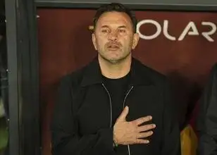 Okan Buruk: 'Jullie zijn heel dicht bij het schrijven van geschiedenis'