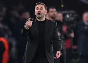 Okan Buruk klaagt bij bestuur over scheidsrechter