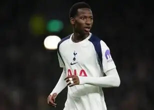 Fenerbahçe verrast op het middenveld: Pape Matar Sarr