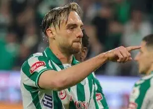 Berkan Kutlu scoort twee keer tegen Trabzonspor voor het eerst in carrière