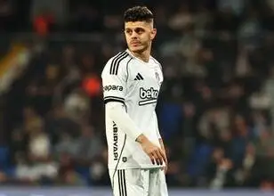 Beşiktaş-speler Milot Rashica voor wedstrijd uit selectie wegens blessure