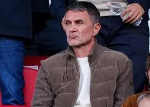 Verrassing bij Fenerbahçe: Paolo Maldini in beeld