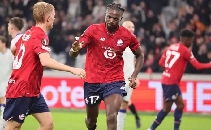 Galatasaray wil Congolese dynamo Ngal'ayel Mukau overnemen van Lille