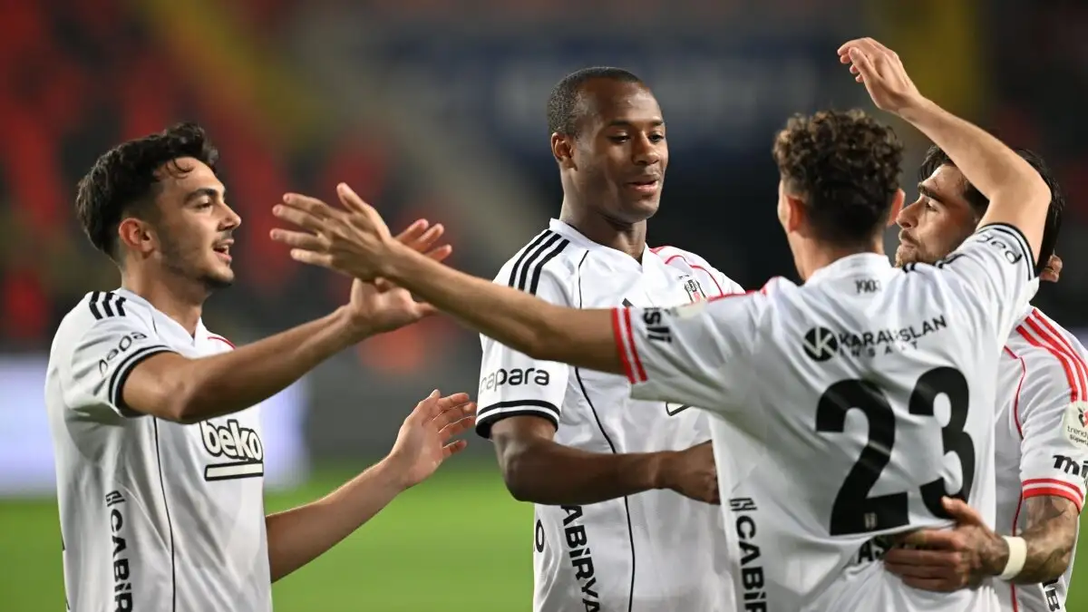 Besiktas wacht met Djalo-beslissing tot nieuwe trainer is benoemd