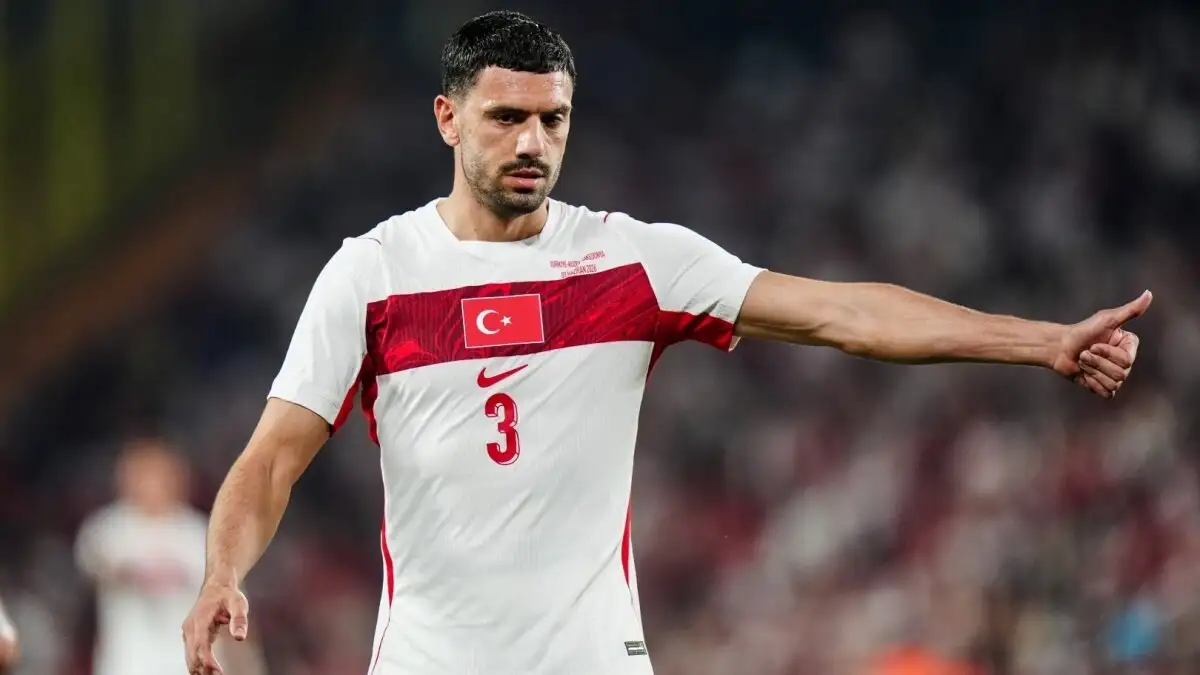 Merih Demiral staat heel dicht bij Fenerbahçe: driejarig contract in aanzien