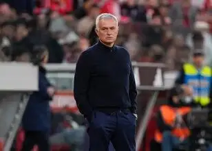 Mourinho belt voormalig Fenerbahçe-voorzitter Yıldırım na terugkeer in voorzittersstoel