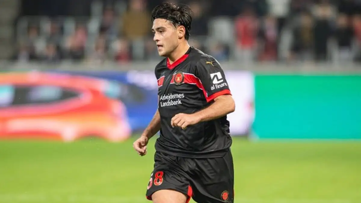 Beşiktaş biedt 9 miljoen euro op Aral Şimşir, maar Midtjylland eist minstens 15 miljoen