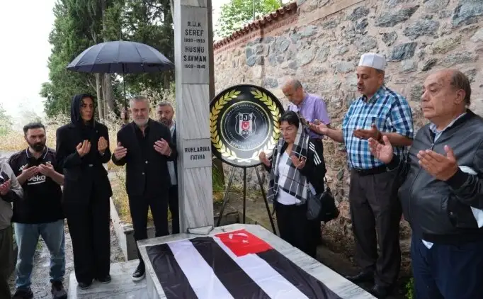 Beşiktaş herdenkt oprichter Şeref Bey op 93e sterfdag