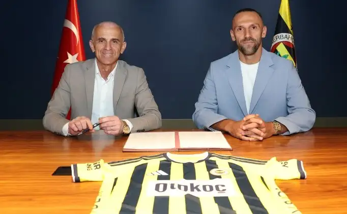 Fenerbahçe haalt Vedat Muriqi terug met driejarig contract