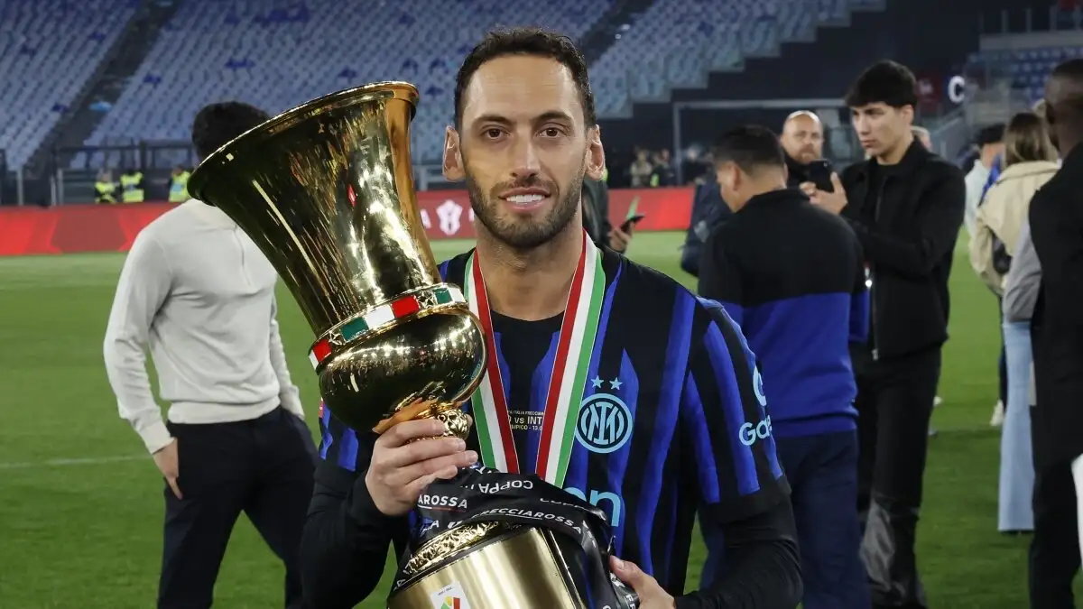 Inter maakt duidelijk: geen nieuw contract voor Hakan Çalhanoğlu