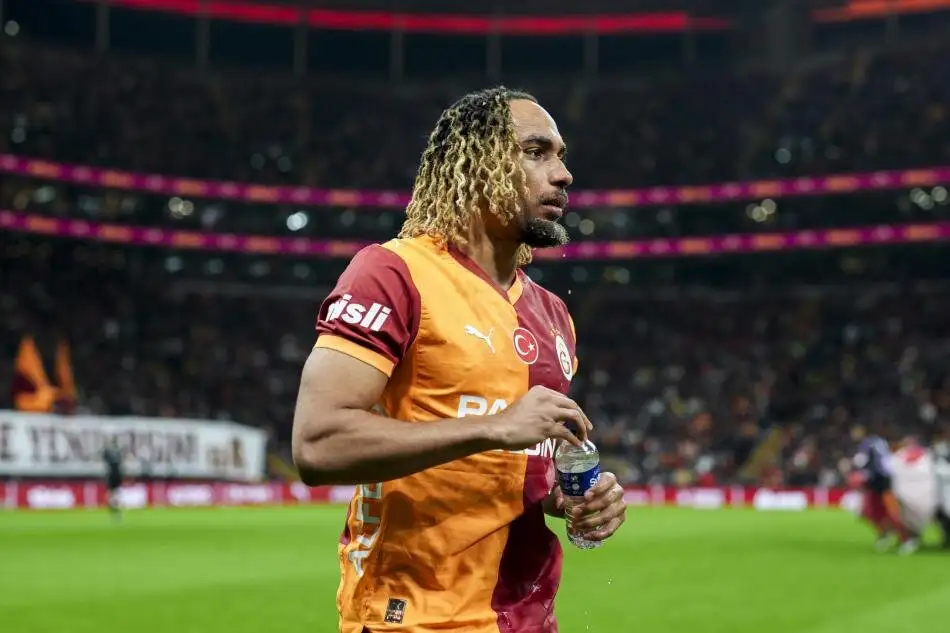 Galatasaray laat koopoptie Sacha Boey van 15 miljoen euro liggen