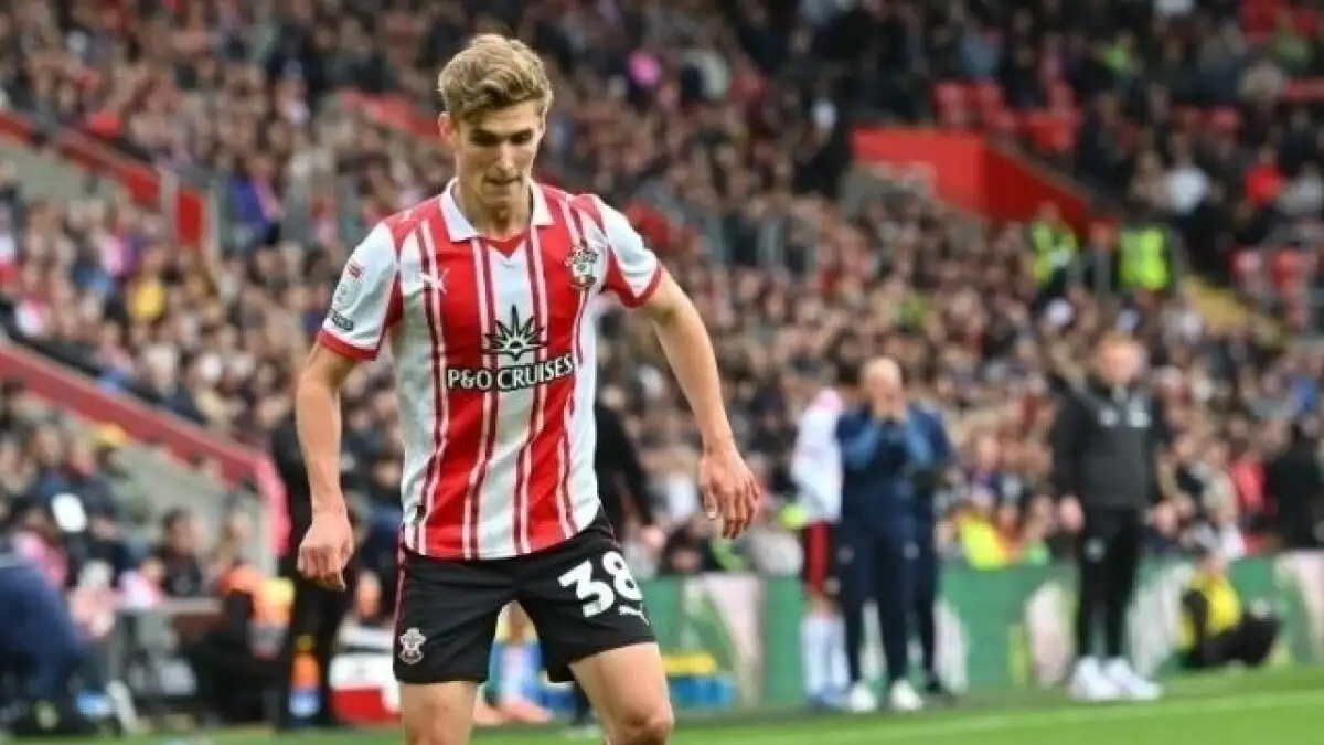 Galatasaray zoekt per se nieuwe club voor Elias Jelert