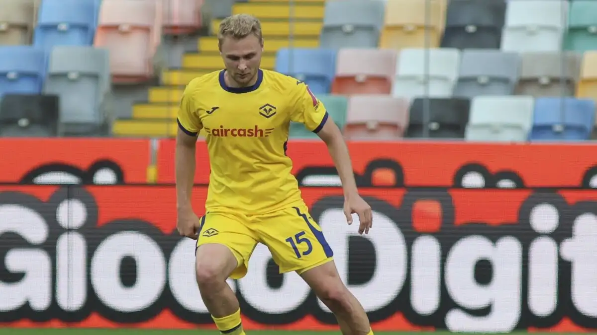 Victor Nelsson verrast bij Galatasaray-training in Kemerburgaz